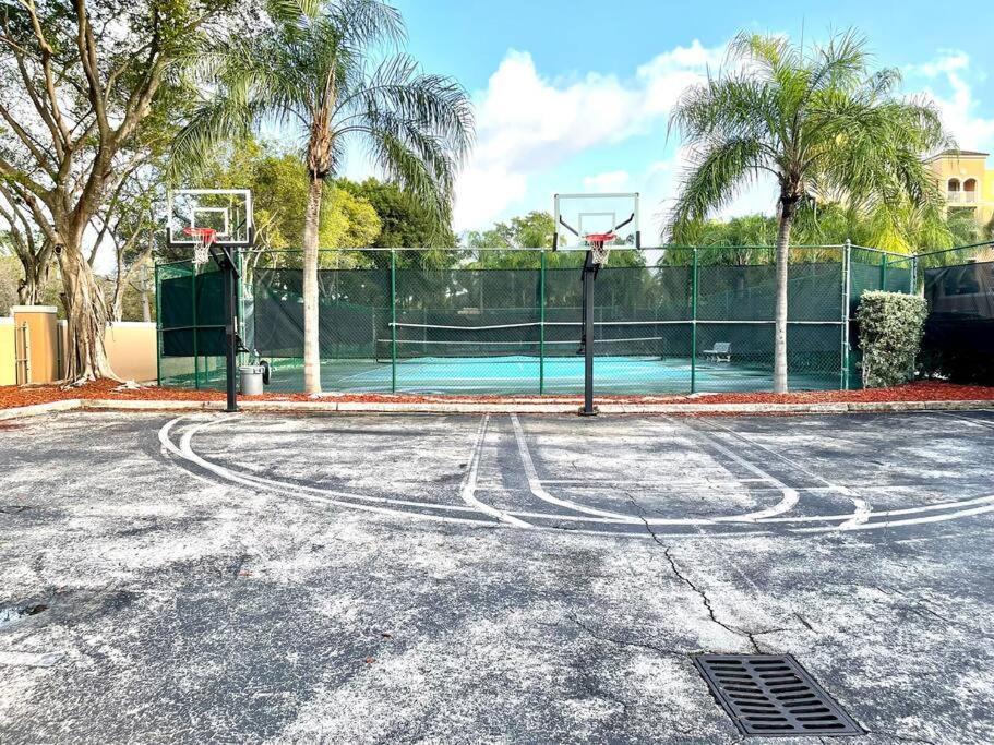 Yacht Club 2 Bedroom And 2 Bathroom With Baby Crib & Free Parking