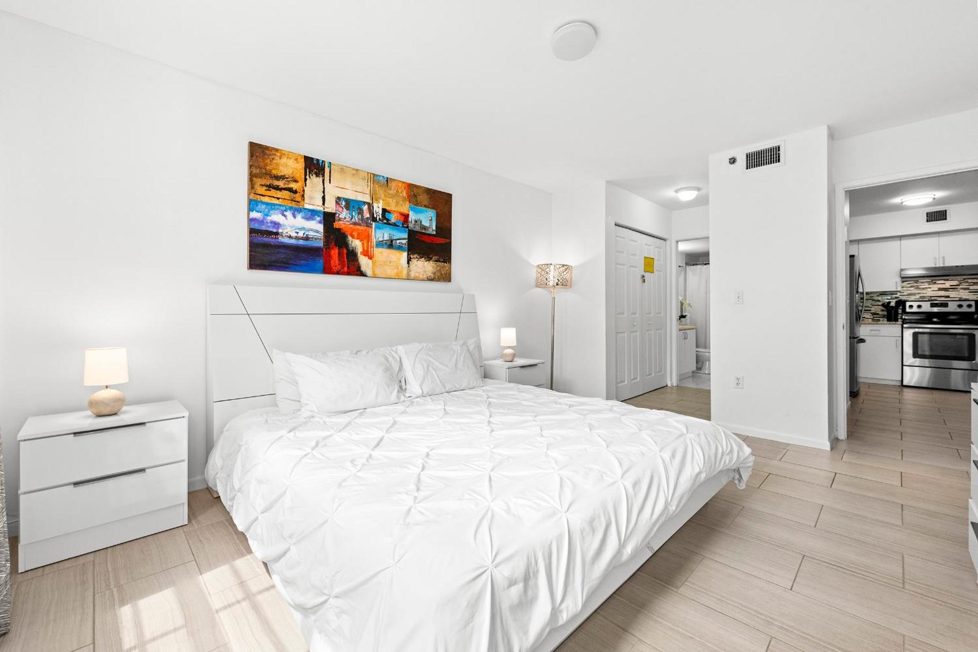 Yacht Club 2 Bedroom And 2 Bathroom With Baby Crib & Free Parking *